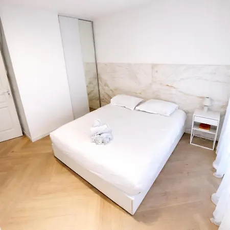 Luxurious 2-bedroom - Center *