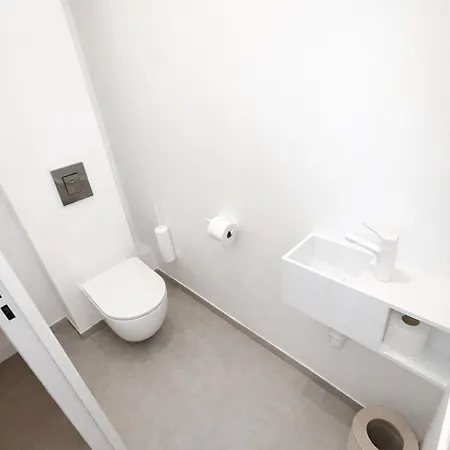 Luxurious 2-bedroom - Center *
